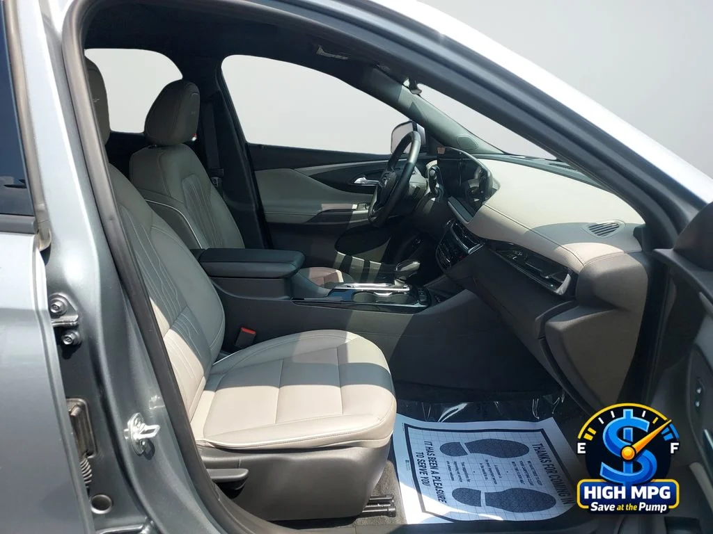 Used 2024 Gray Buick Avenir image 21