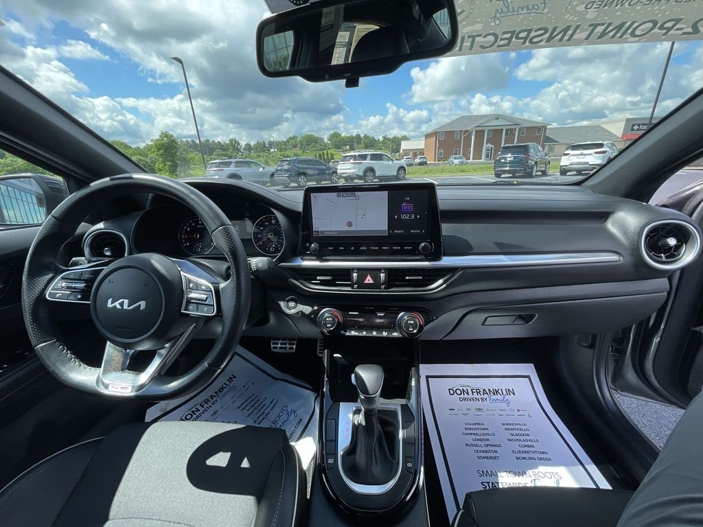 Certified Used 2022 Gray Kia GT-Line image 9