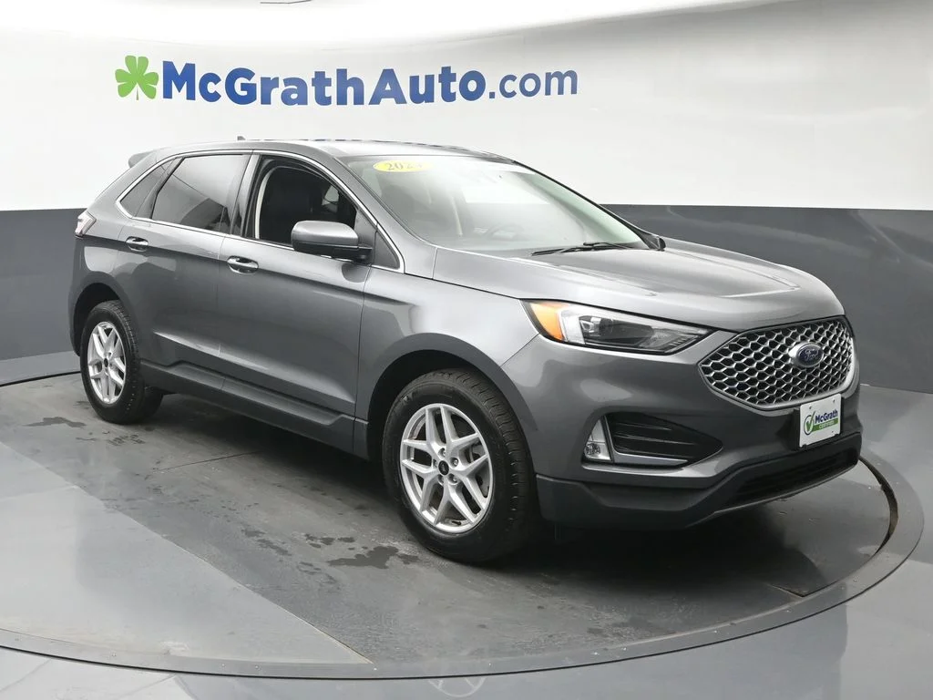 Used 2024 Gray Ford SEL image 2