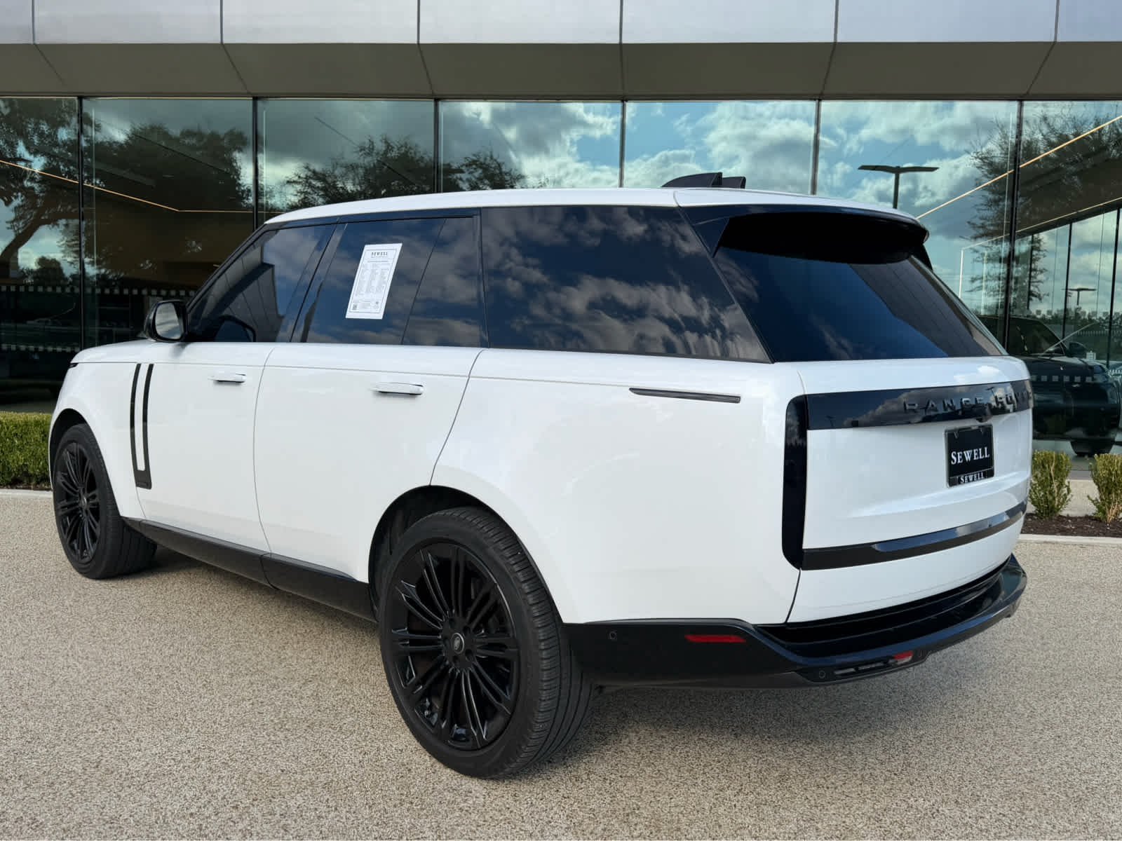 Certified Used 2024 Ostuni Pearl White Metallic Land Rover Autobiography image 7