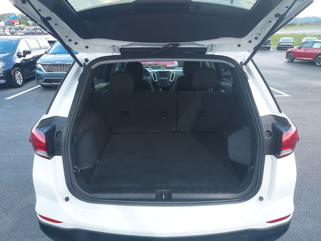 Used 2022 White Chevrolet LT image 9