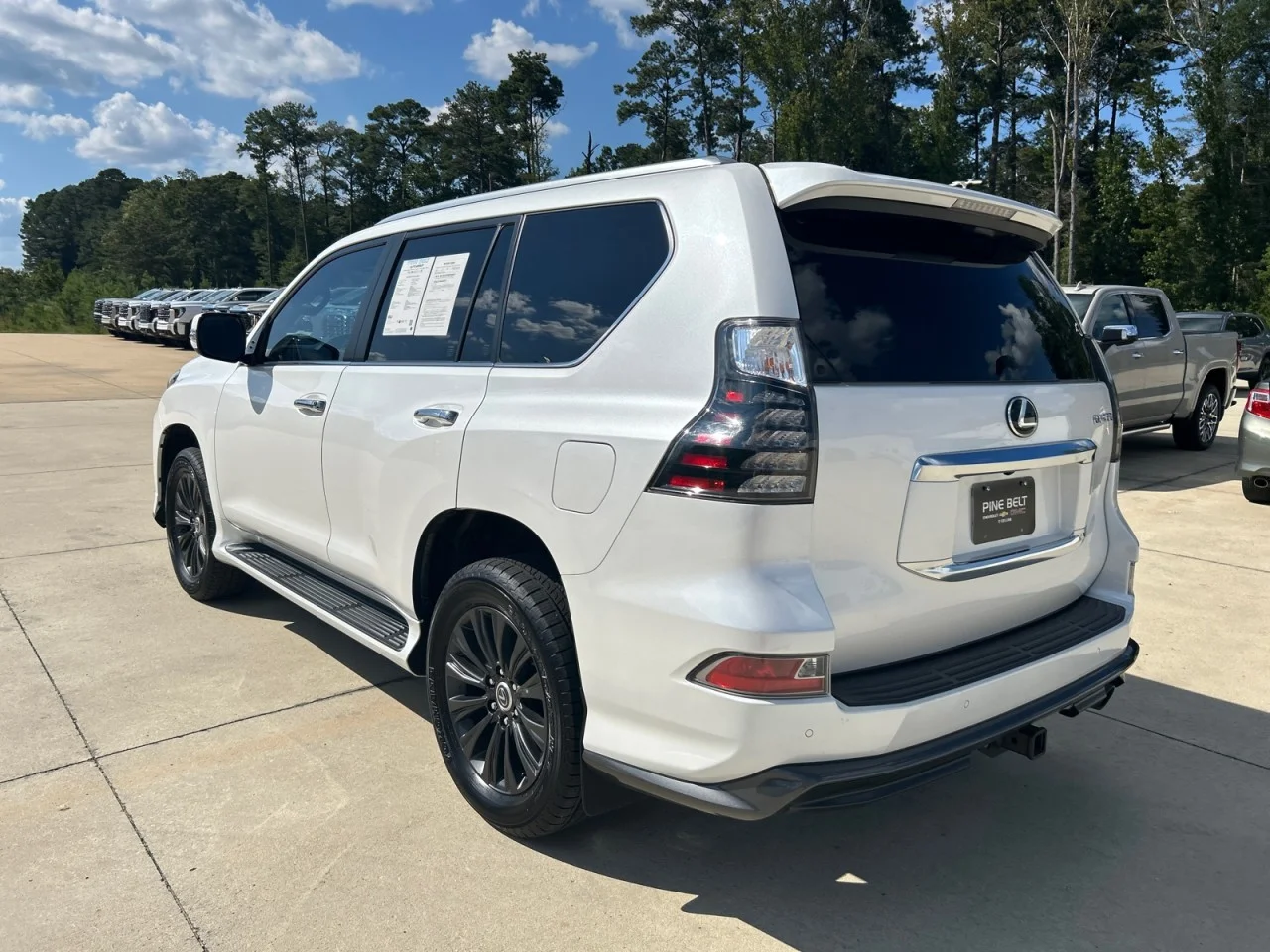 Used 2023  Lexus GX 460 Luxury image 4