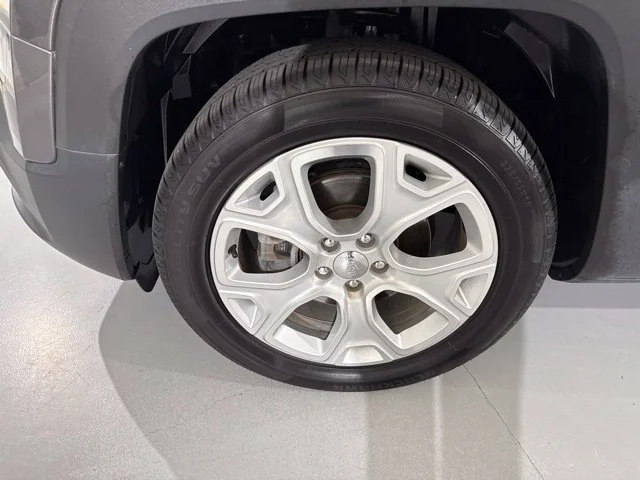 Used 2017 Gray Jeep Limited image 6