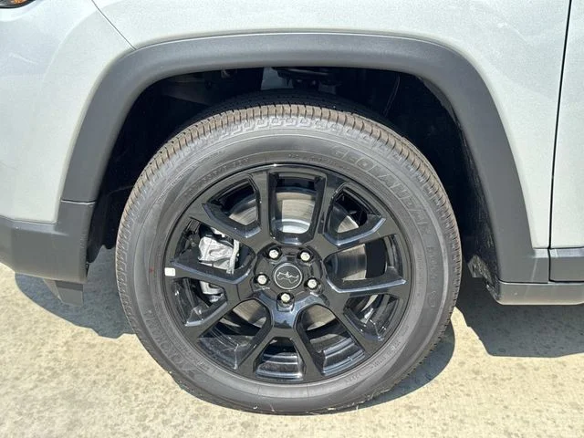 New 2026 Silver Jeep Latitude image 5