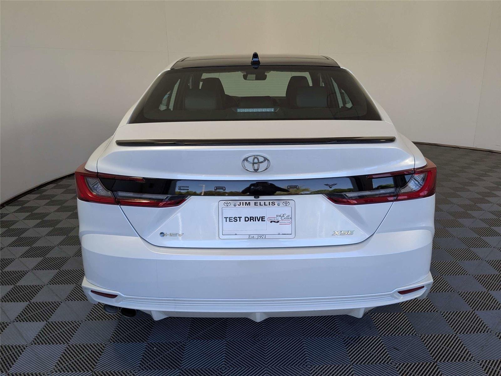 2025 Toyota Camry XSE - Photo 7