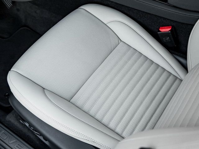 New 2025 Fuji White Land Rover S image 15