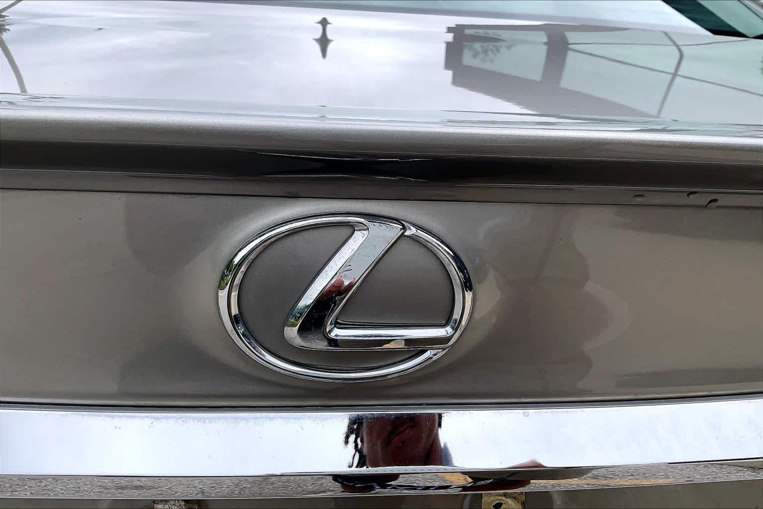 Used 2017 Atomic Silver Lexus  image 9