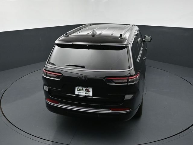 New 2026 Diamond Black Crystal Pearl-Coat Exterior Paint Jeep Limited image 17