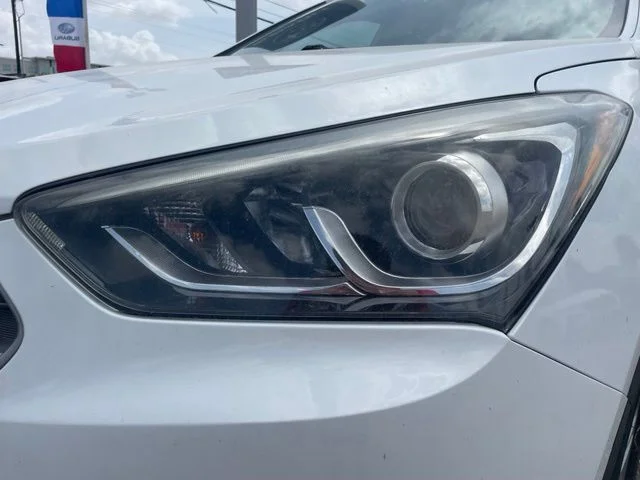 Used 2018 White Hyundai 2.4 Base image 4