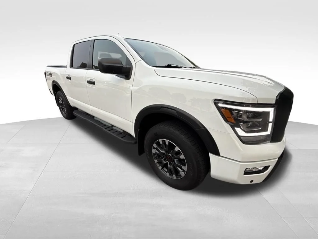 Used 2024 White Nissan PRO-4X image 11