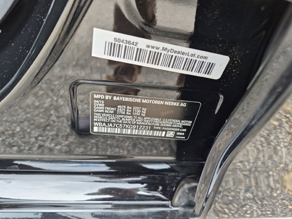 Used 2019 Black BMW 530i xDrive image 7