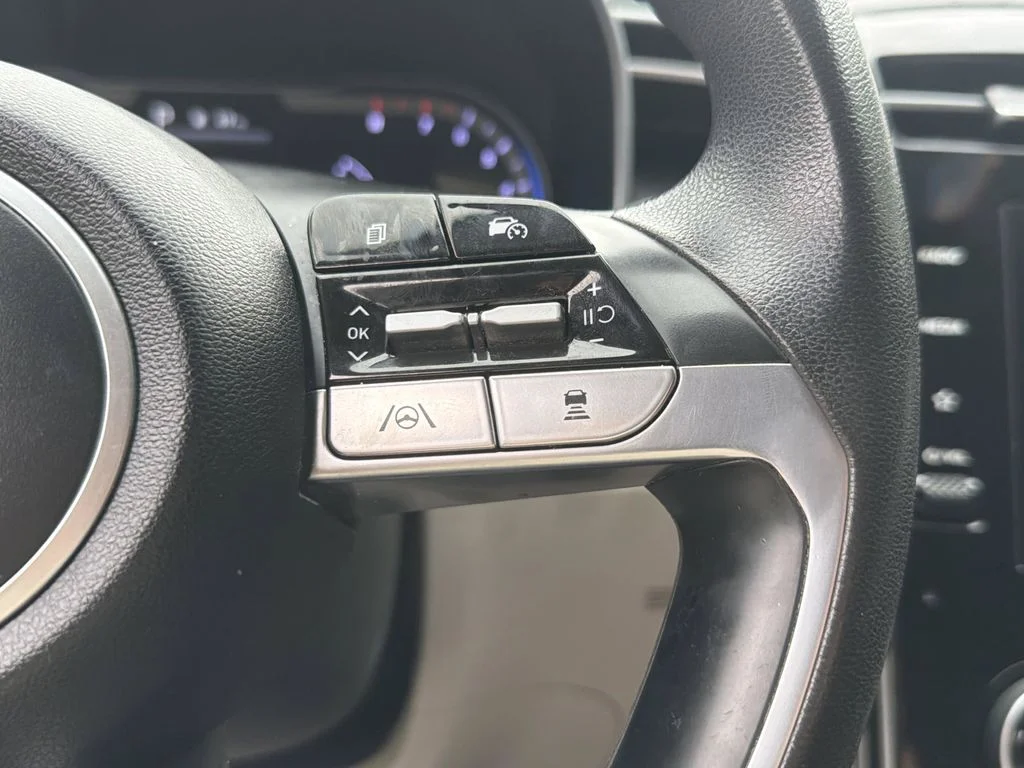 Used 2022 Gray Hyundai SEL image 25