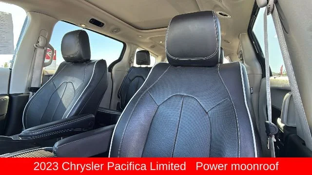 2023 Chrysler Pacifica Limited - Photo 11