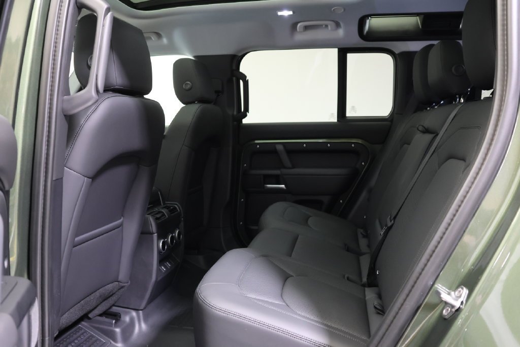New 2026 Woolstone Green LAND ROVER S image 35