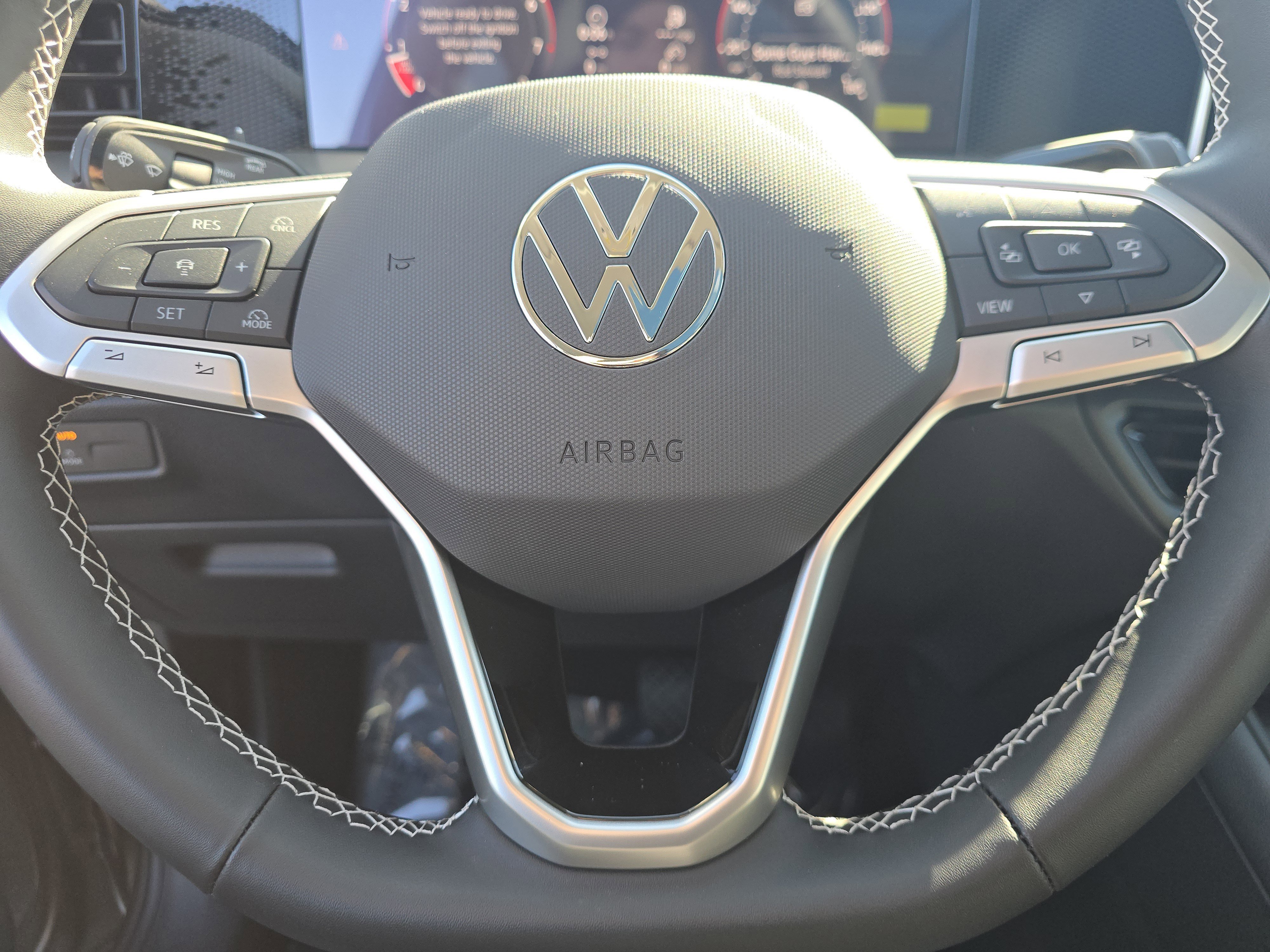 New 2026 Platinum Gray Metallic Volkswagen SE image 21