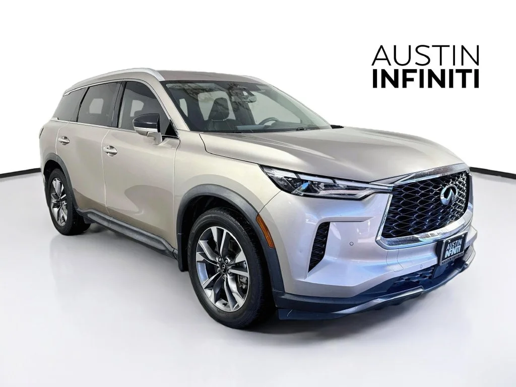 Certified Used 2022 Silver INFINITI LUXE image 1