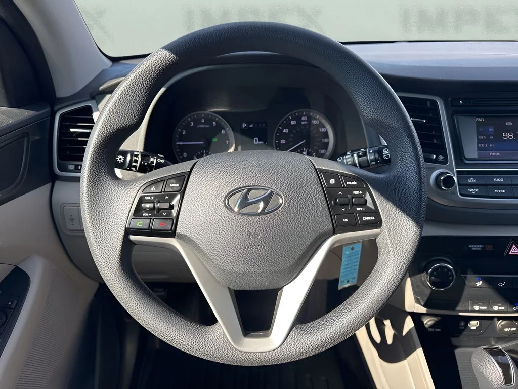 Used 2017 White Hyundai SE image 13
