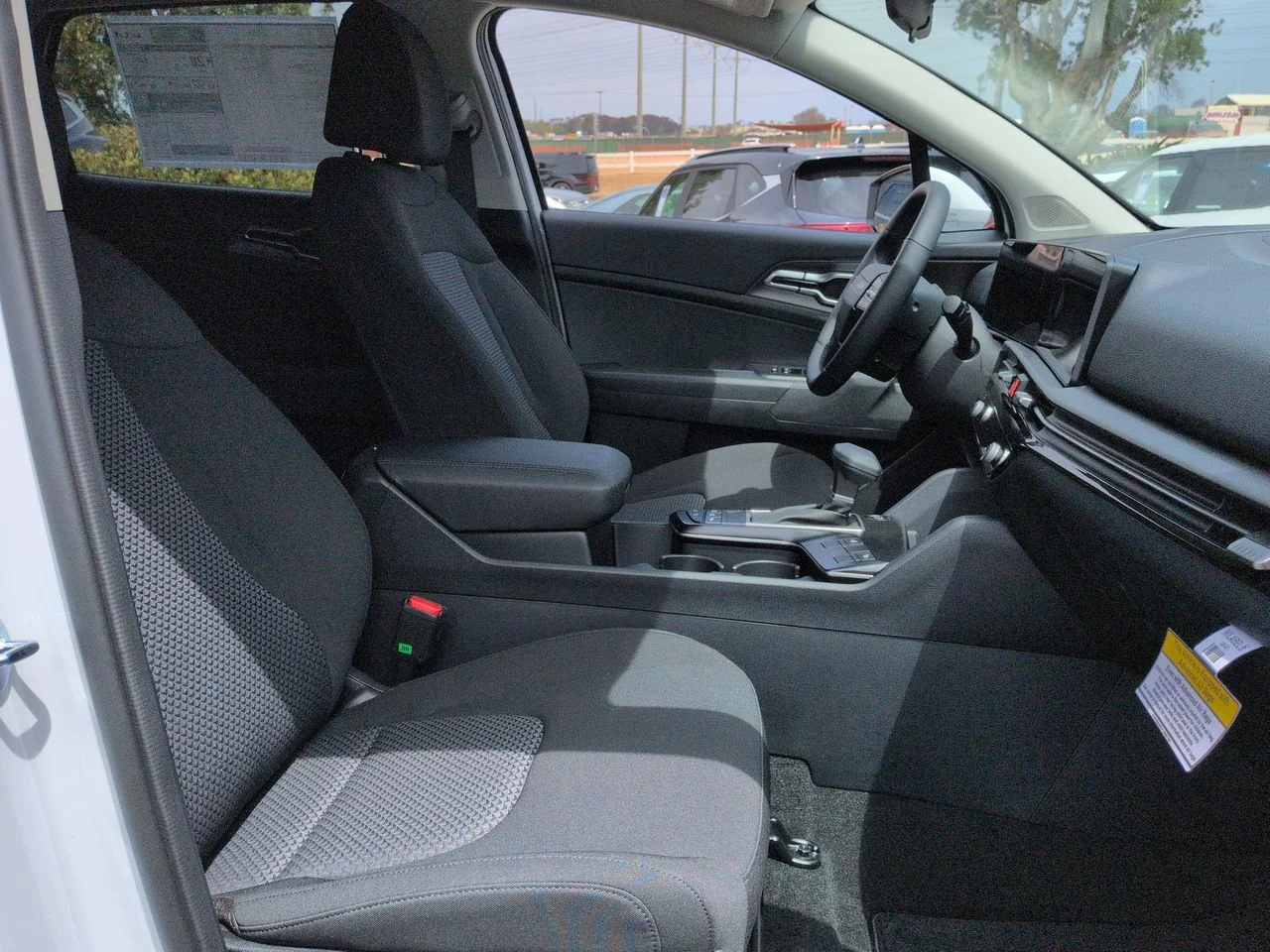New 2026 Glacial White Pearl Kia LX image 29