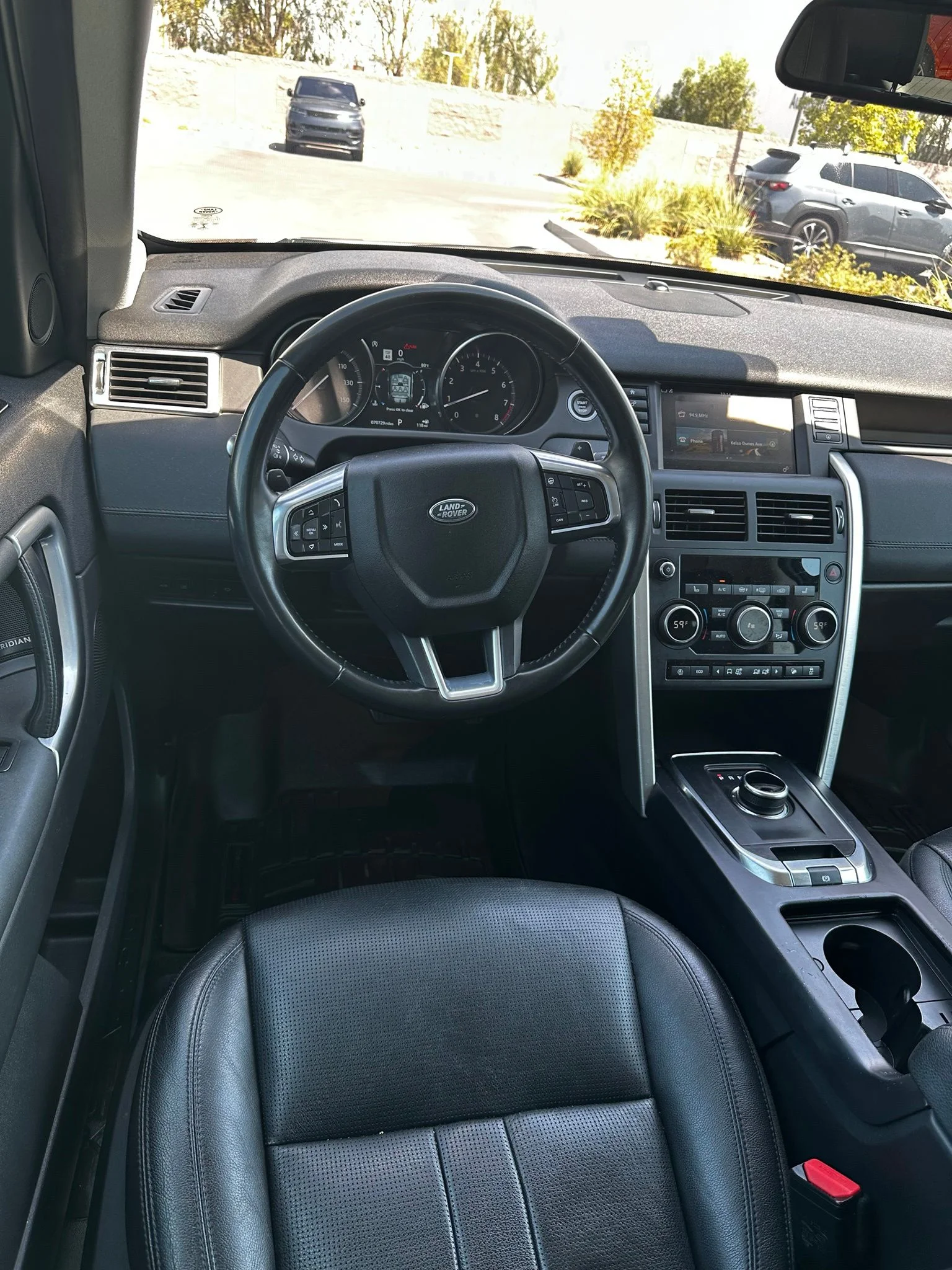 Used 2018 Fuji White Land Rover HSE image 16