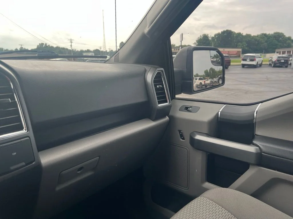 Used 2016 Oxford White Ford XLT image 16