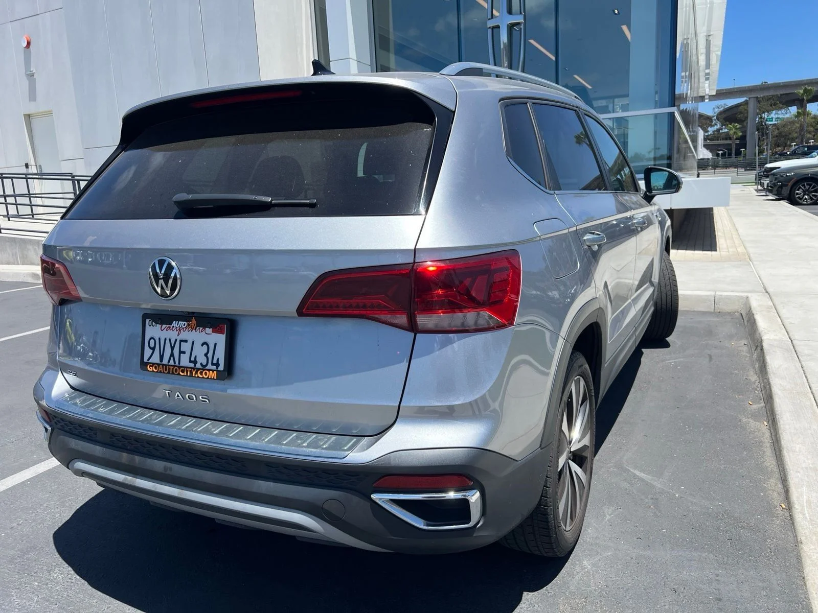 Used 2023 Pyrite Silver Metallic Volkswagen 1.5T SE image 6