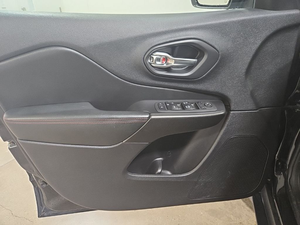 2020 Jeep Cherokee Trailhawk - Photo 21