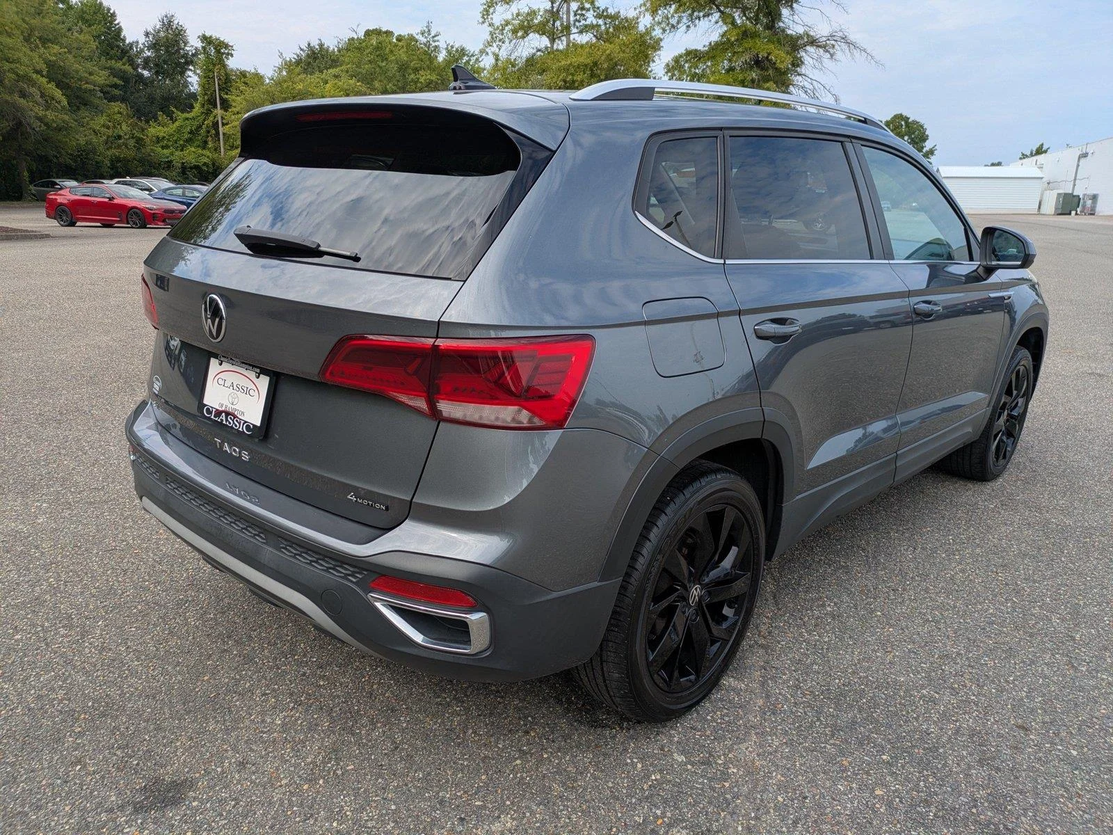 Used 2022 Platinum Gray Metallic Volkswagen SE image 4