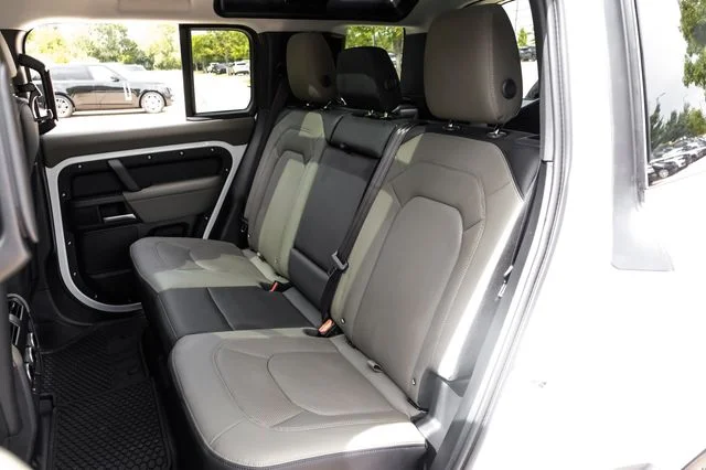 New 2026 Fuji White Land Rover S image 52