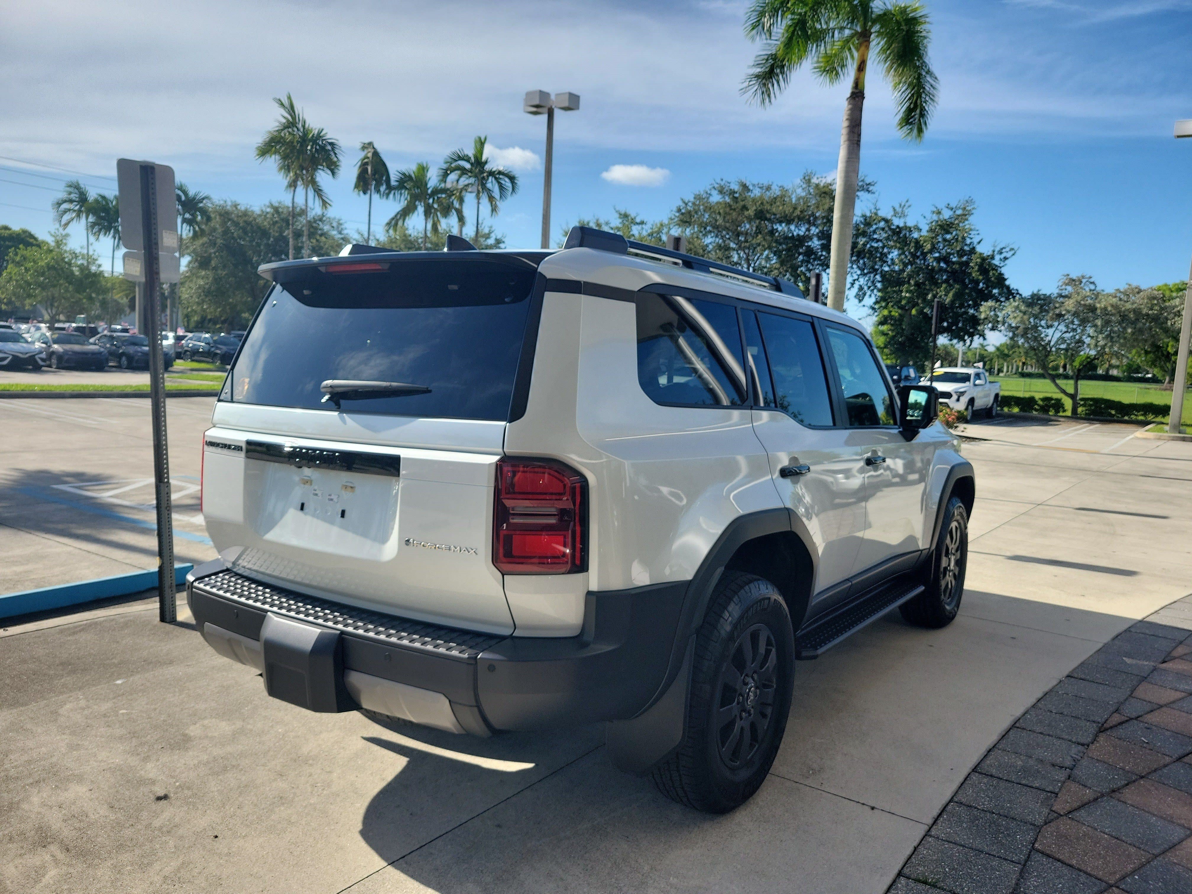 Used 2025 Pearl Toyota Base image 7