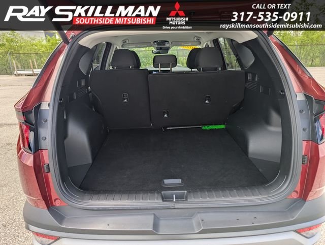Used 2025 Red Hyundai SEL image 9