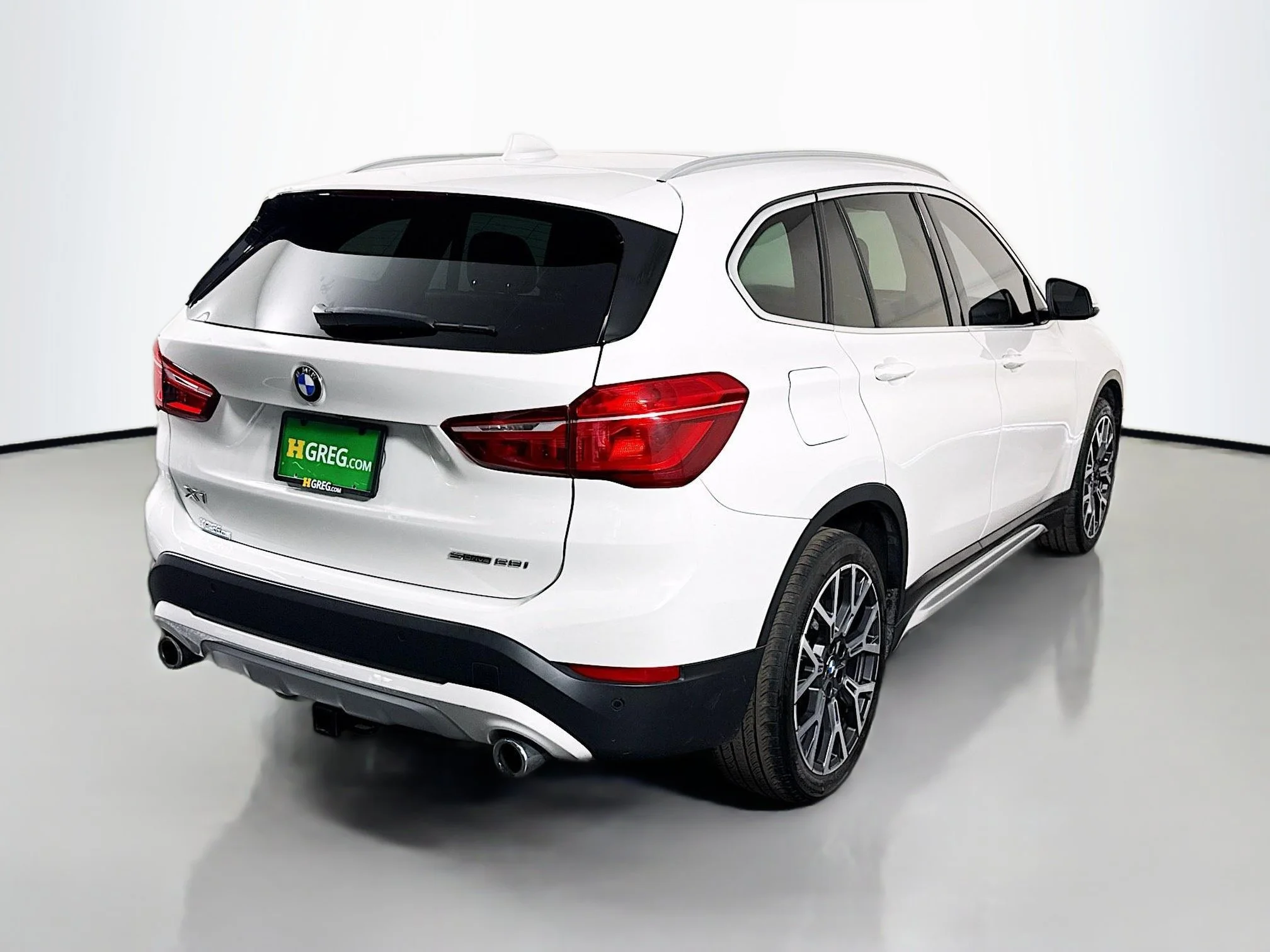 Used 2021 Alpine White BMW sDrive28i image 7