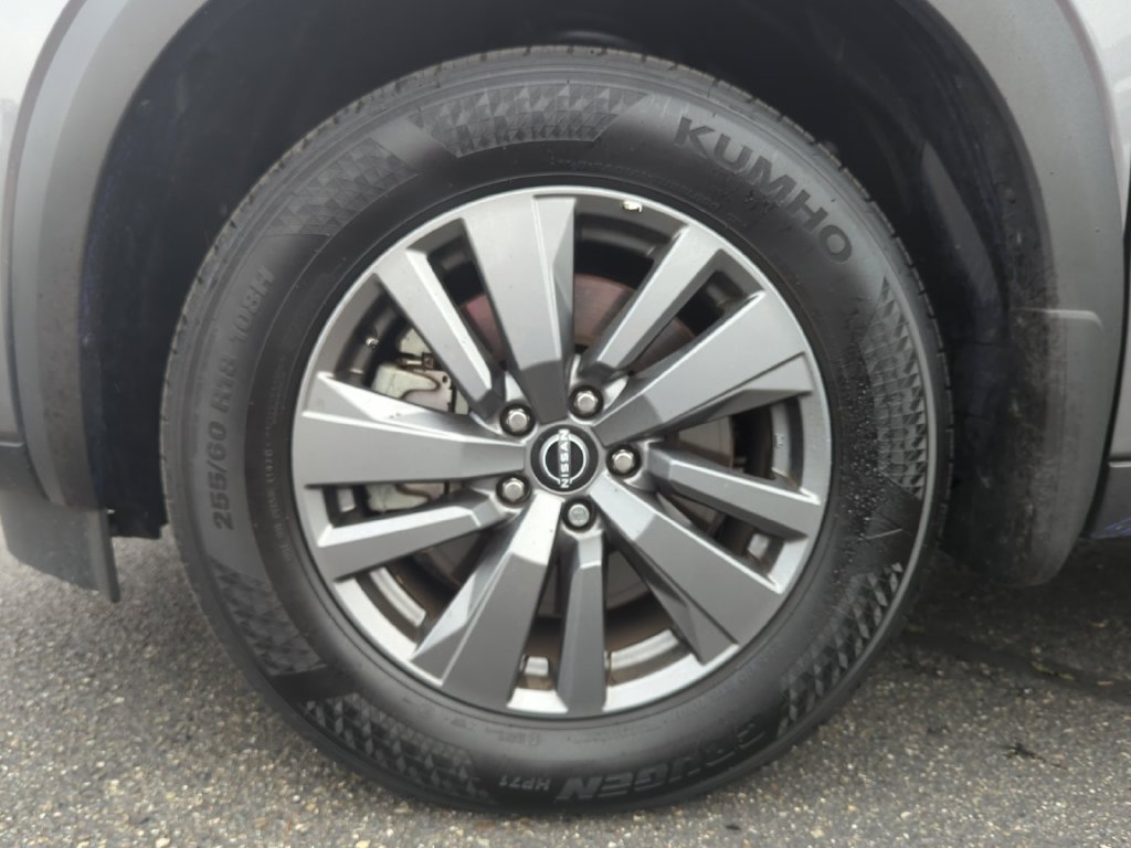 Used 2025 Gray Nissan SV image 24
