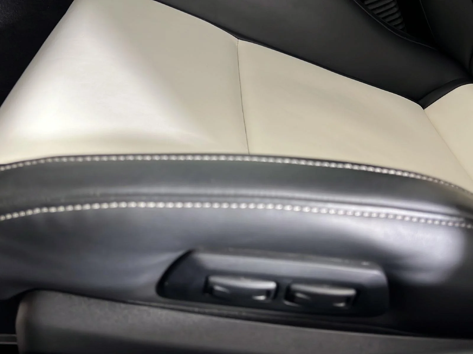 Used 2016 Diamond White Mercedes-Benz S image 21
