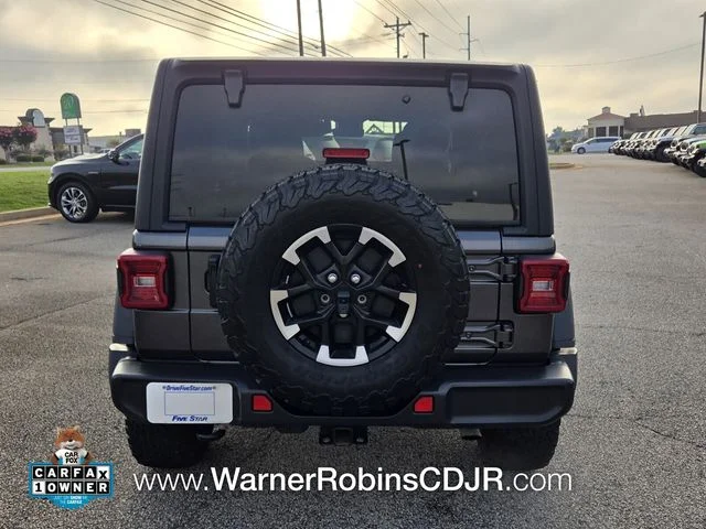 Used 2024 Gray Jeep Rubicon image 10