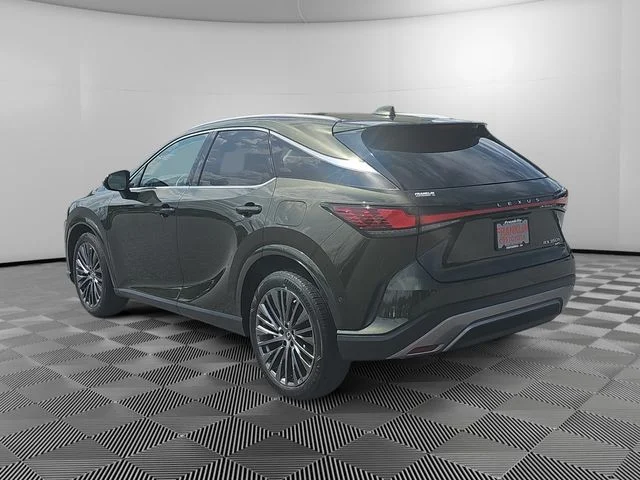 Used 2025 Green Lexus 350h Luxury image 3