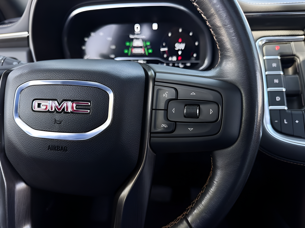 Used 2023 White GMC AT4 image 12