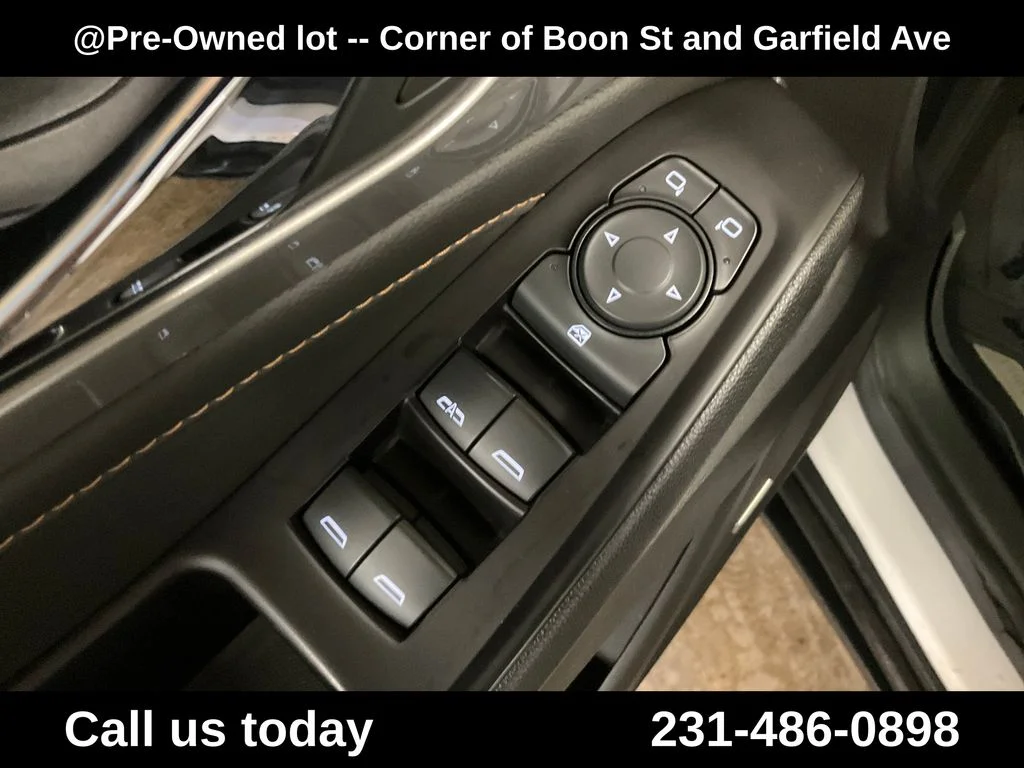 Used 2019 White Chevrolet 3LT image 16