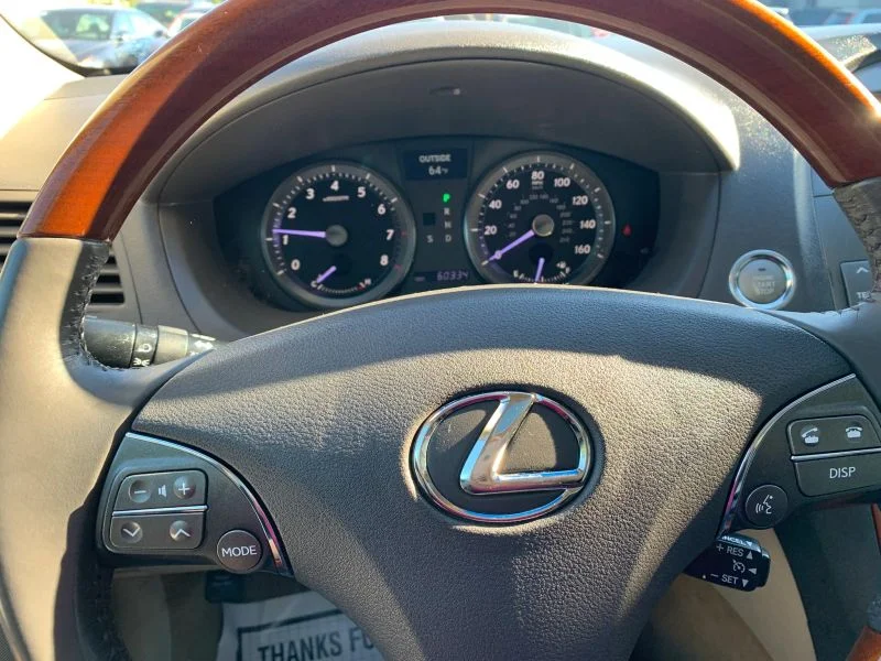Used 2011 Gold Lexus ES 350 Sedan 4D image 31