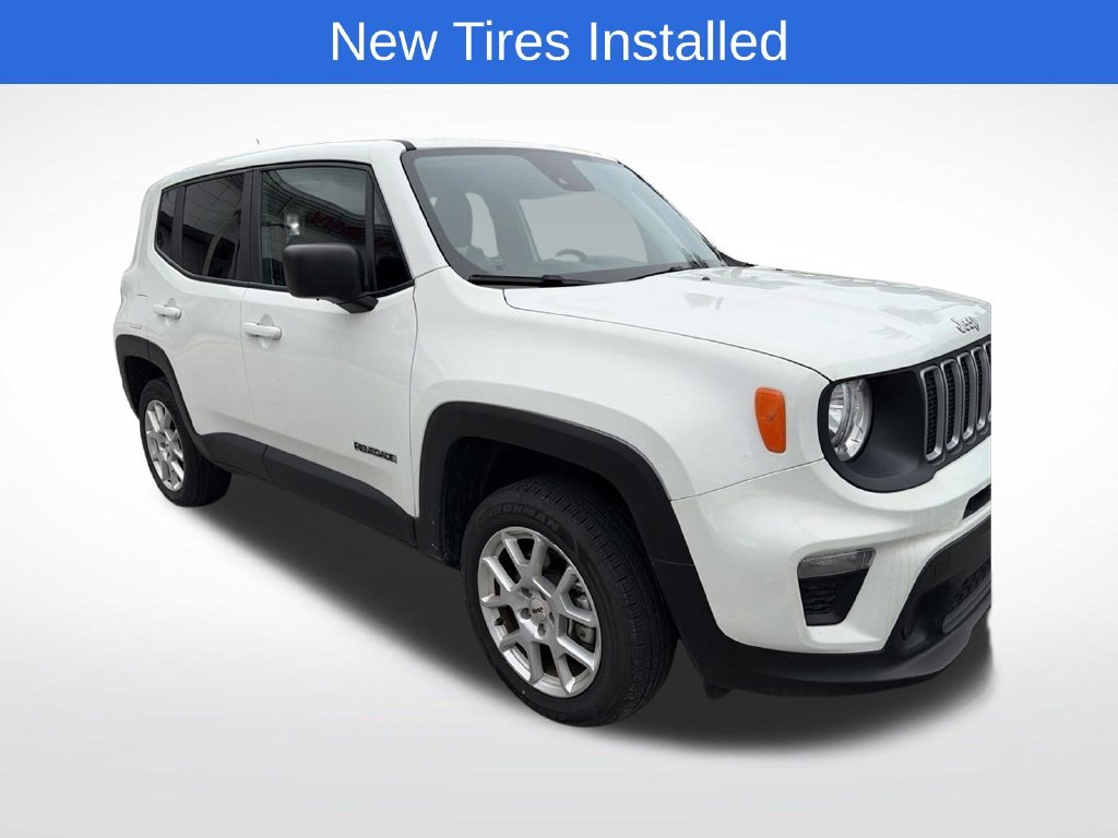 Used 2023 White Jeep Latitude image 2