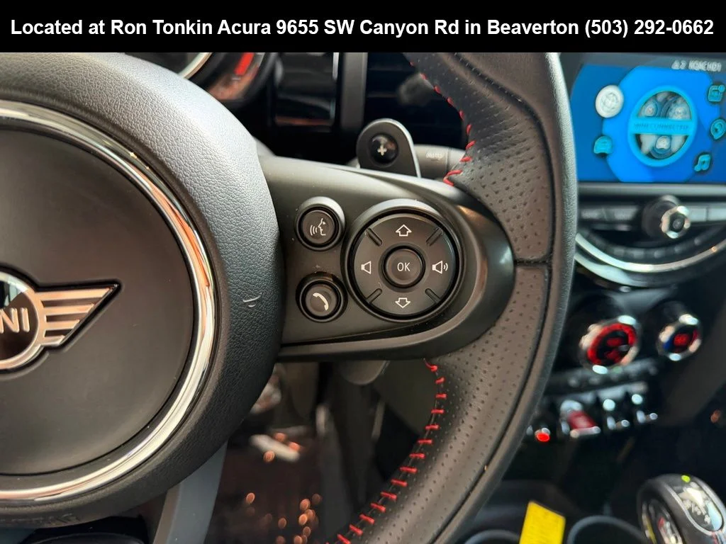 Used 2019 Solaris Orange Metallic MINI Classic image 18