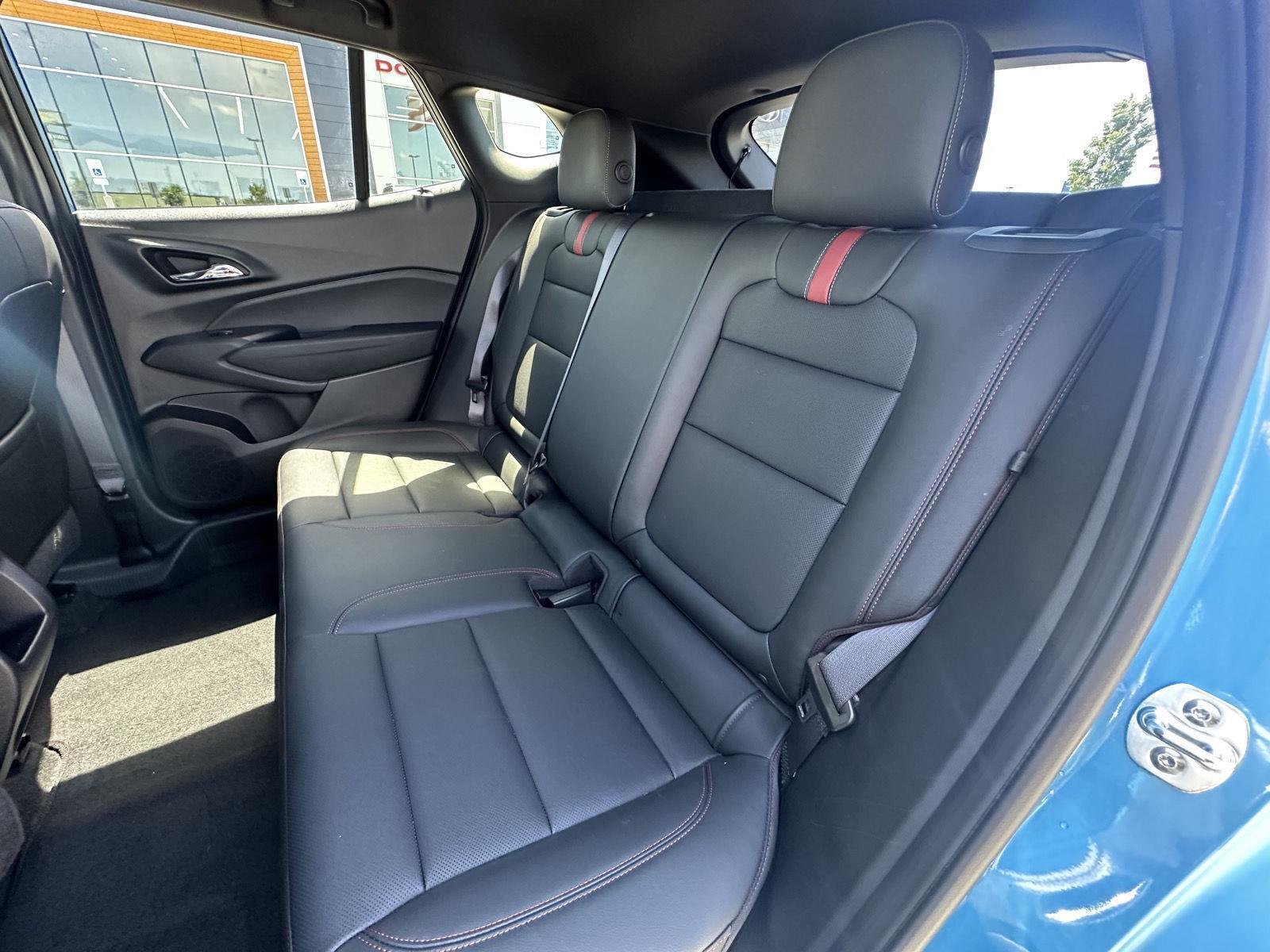 Used 2025 Marina Blue Metallic Chevrolet 2RS image 27