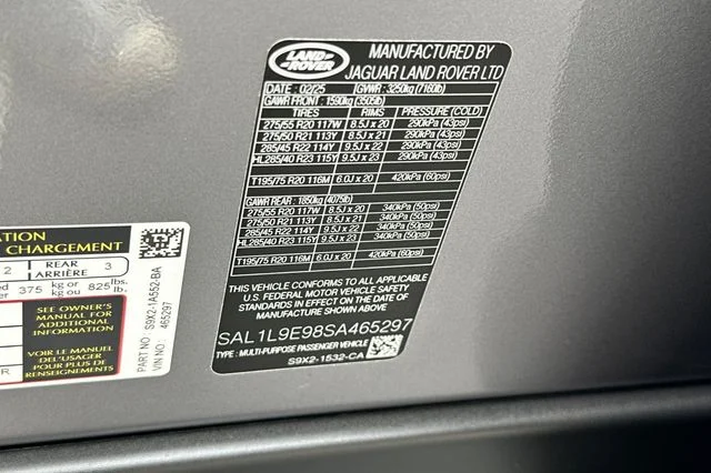 Used 2025 Gray Land Rover Dynamic SE image 29