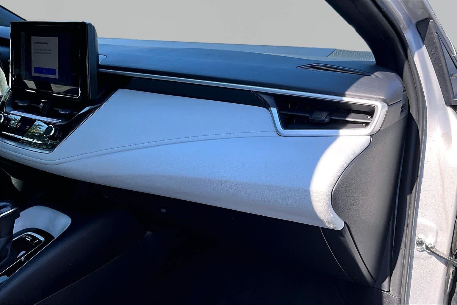 Used 2025 Classic Silver Metallic Toyota SE image 19