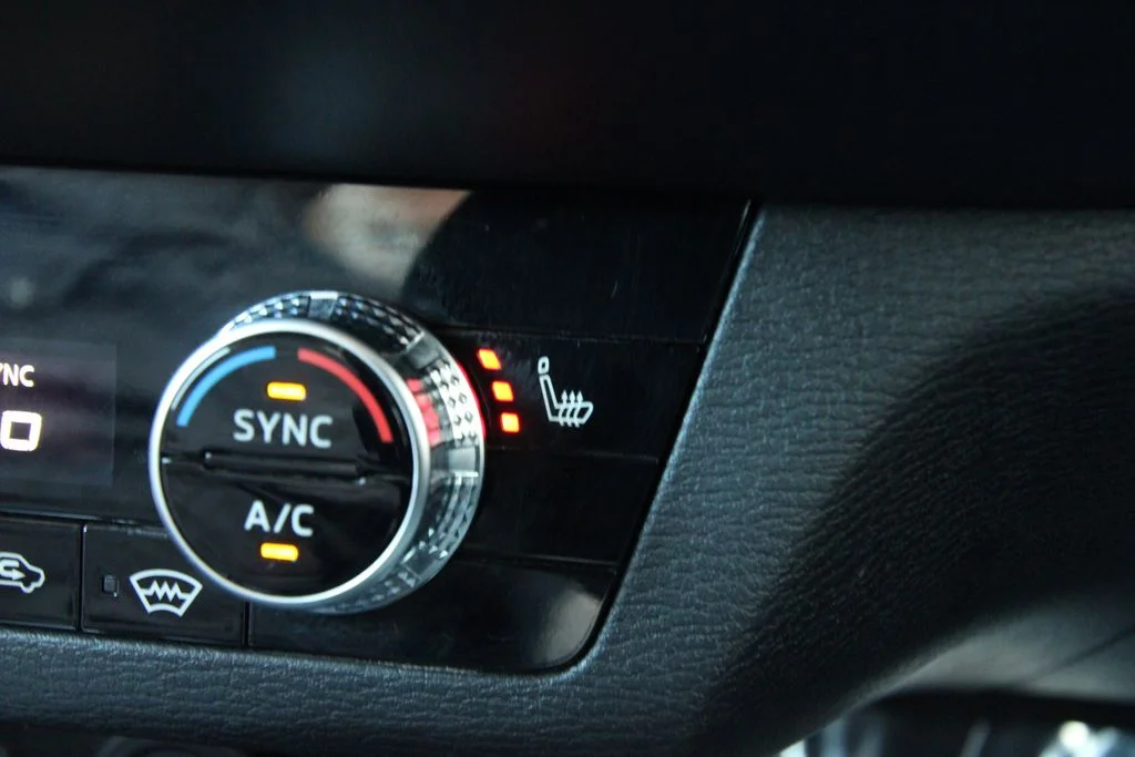 Used 2024  Mitsubishi SE image 15