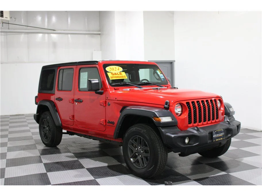 Used 2024 Firecracker Red Clearcoat Jeep Sport S image 3