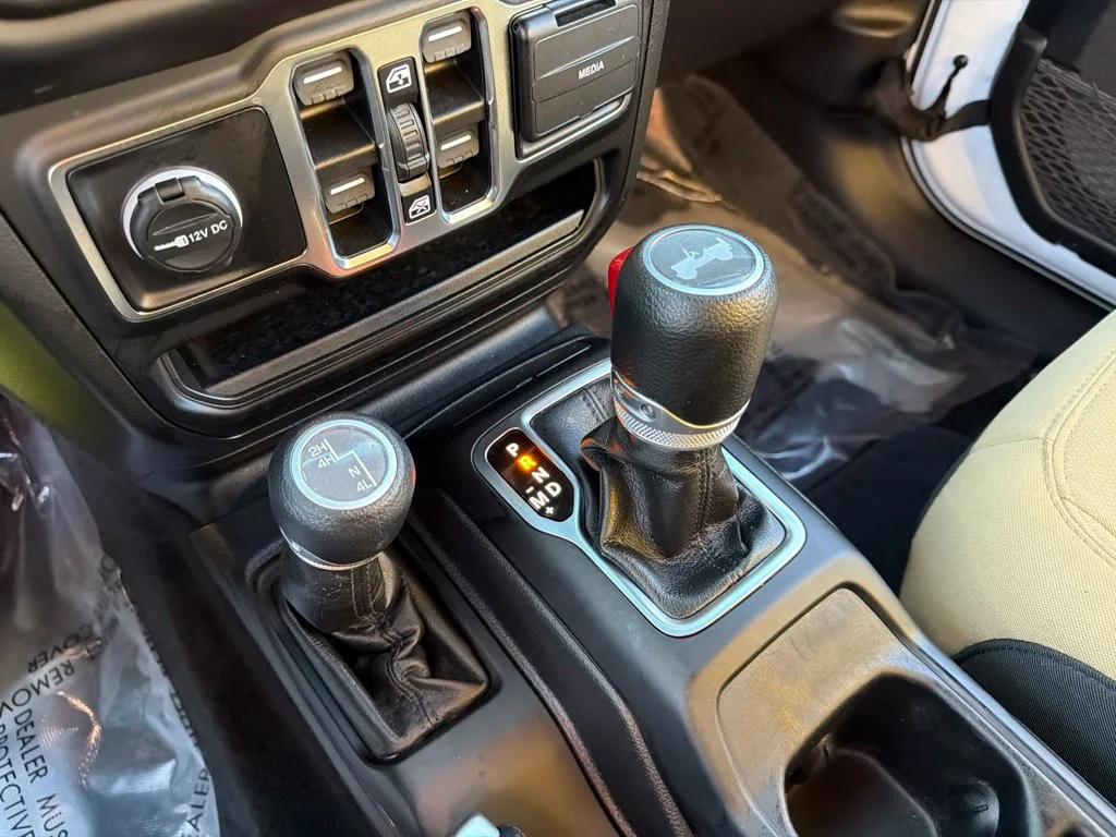 Used 2023 White Jeep Sport S image 37