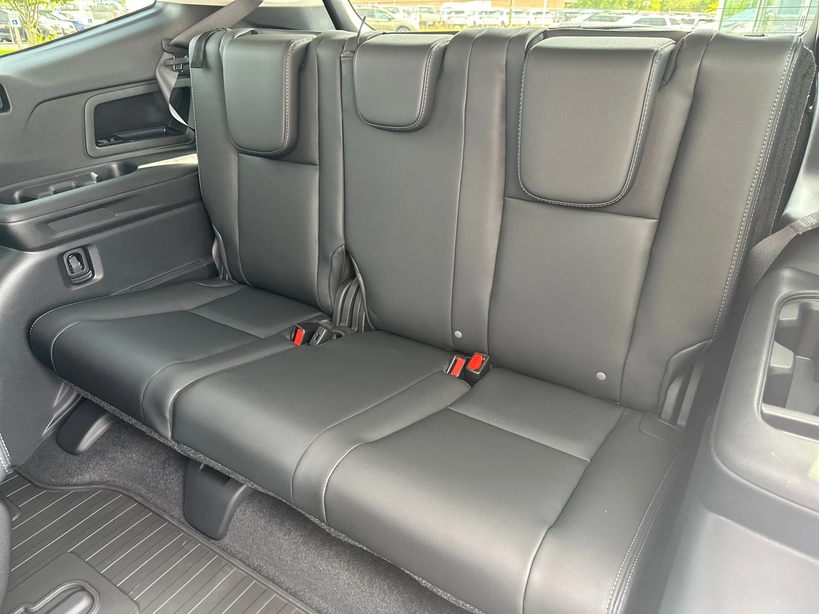 New 2026 CRYSTAL WHITE PEARL Subaru Premium 7-Passenger image 10