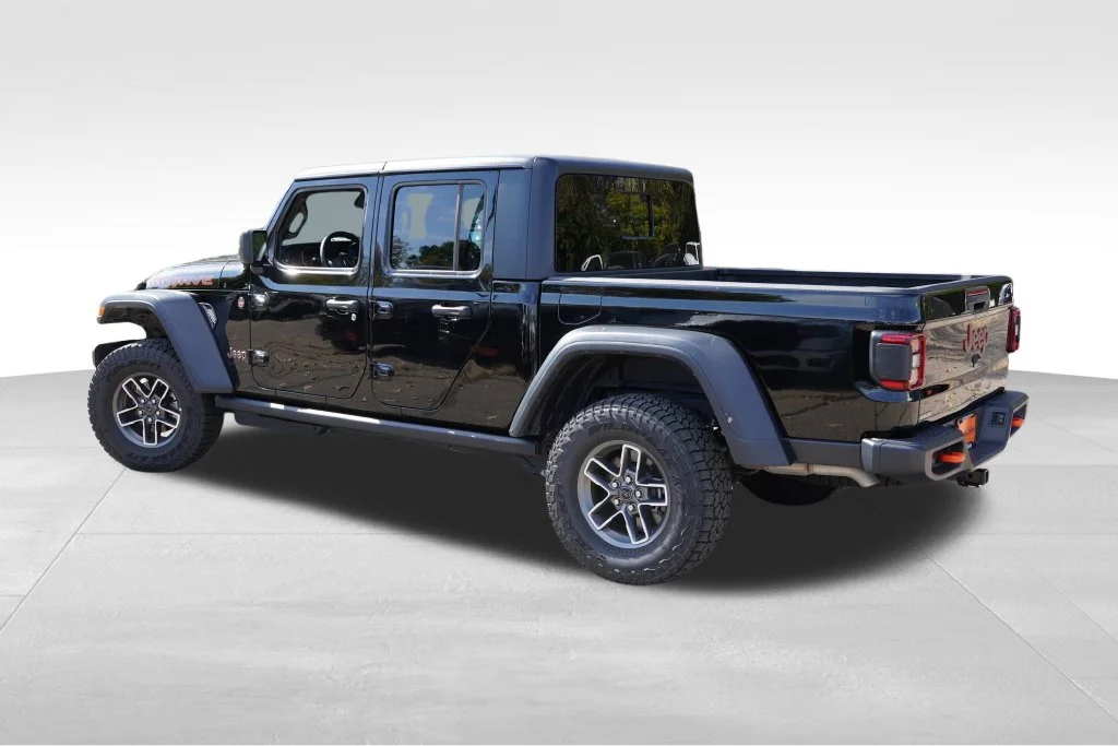 Certified Used 2026 Black Clearcoat Jeep Mojave image 8