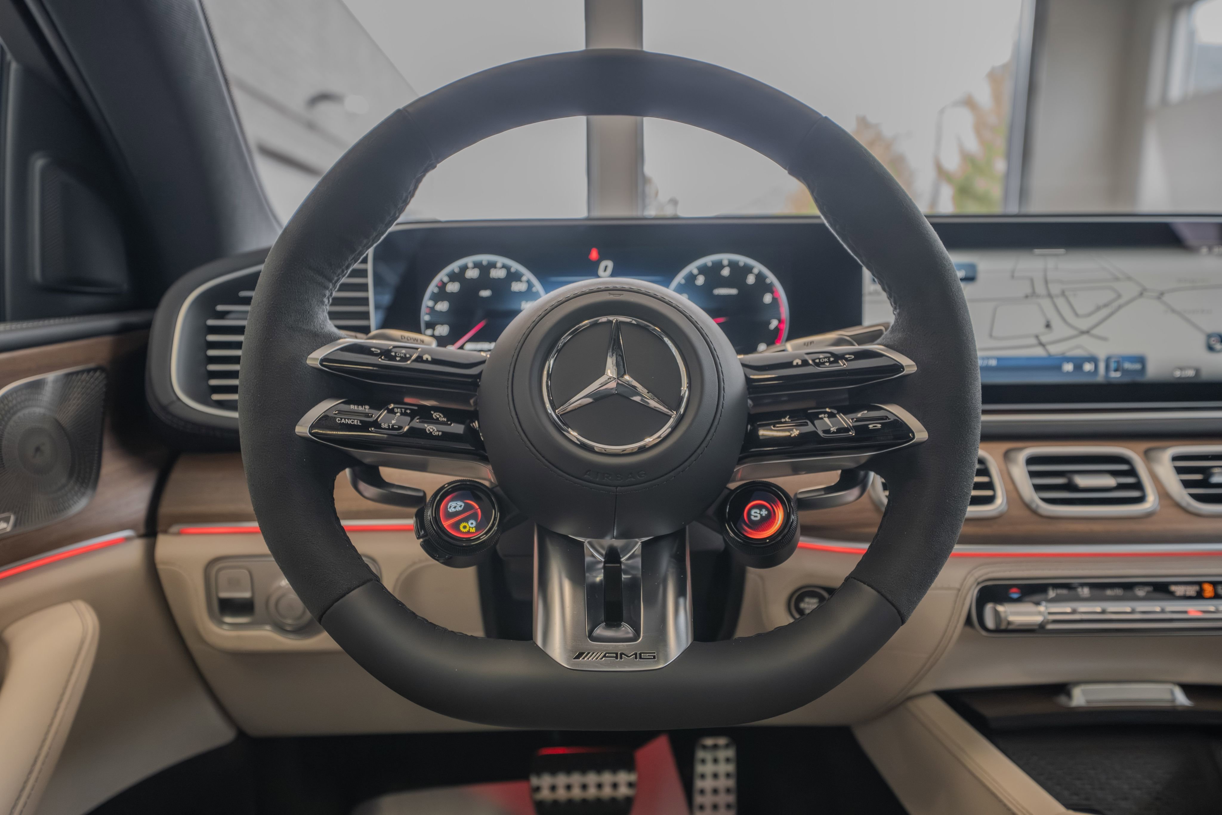 New 2026 MANUFAKTUR Moonlight White Metallic Mercedes-Benz GLE 53 AMG® image 45