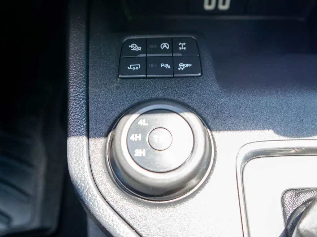 Used 2019 Blue Ford XLT image 25